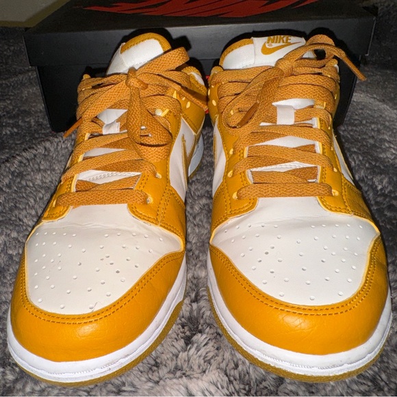 Women’s Nike dunk - Picture 3 of 11